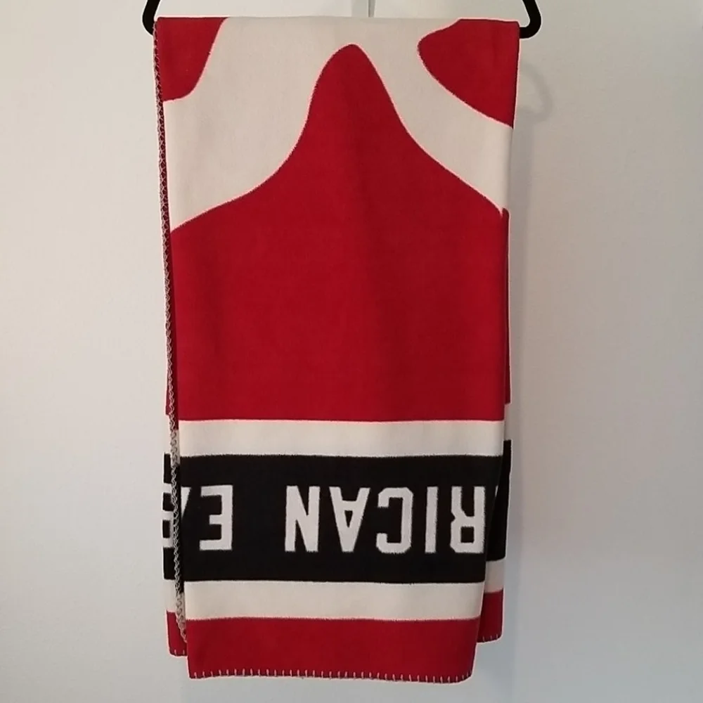 American Eagle Outfitter Red White Blue Throw